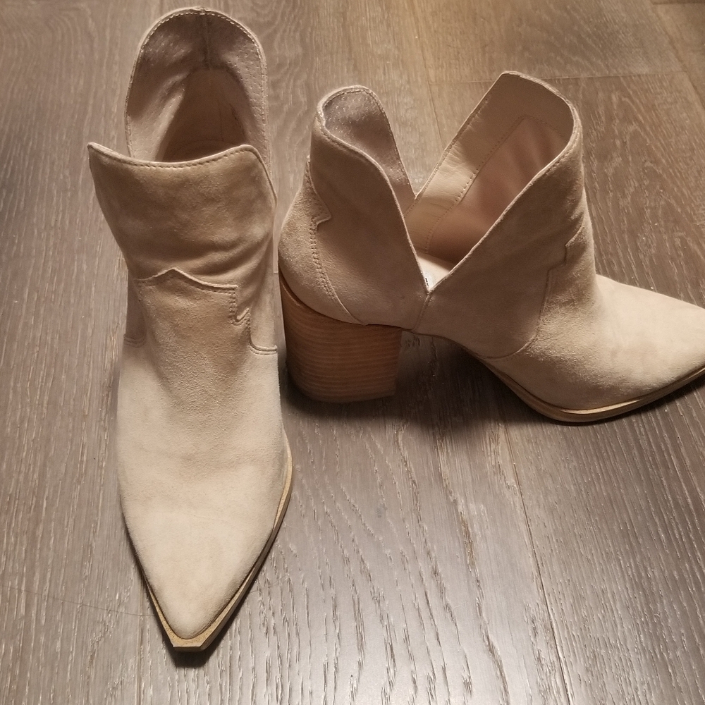 Steve Madden beige booties
